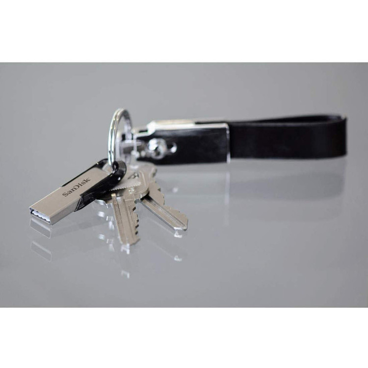 فلش مموری سن دیسک Ultra Flair CZ73 ظرفیت 64 گیگابایت با رابط USB 3.0 و بدنه فلزی مقاوم، سرعت انتقال 150 مگابایت بر ثانیه و سازگار با انواع سیستمعاملها و دستگاهها